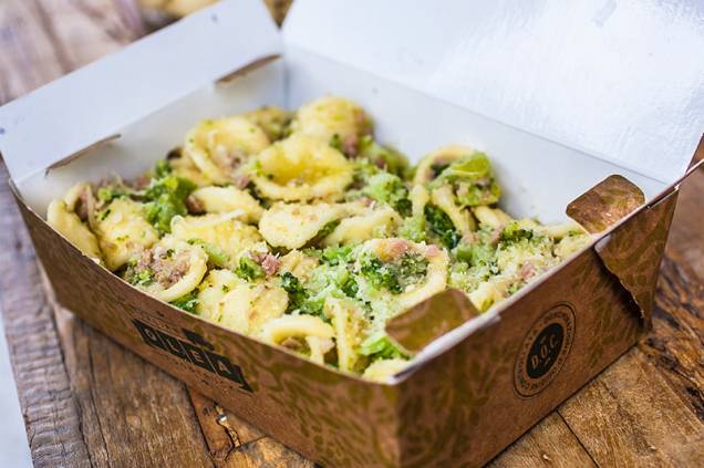 O orecchiette vem ao molho de parmesão, brócolis e linguiça e compõe o quarteto de massas do menu