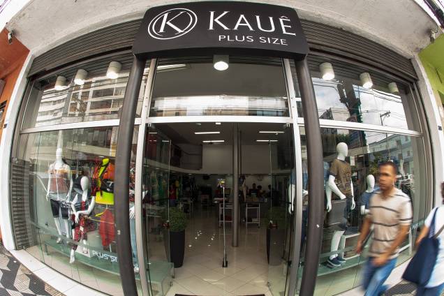A loja Kauê, de moda plus size, na Rua Domingos de Morais há mais de trinta anos
