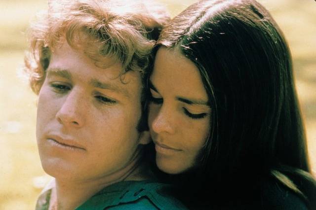 Love Story, a comovente história de amor de Ryan O'Neal e Ali MacGraw