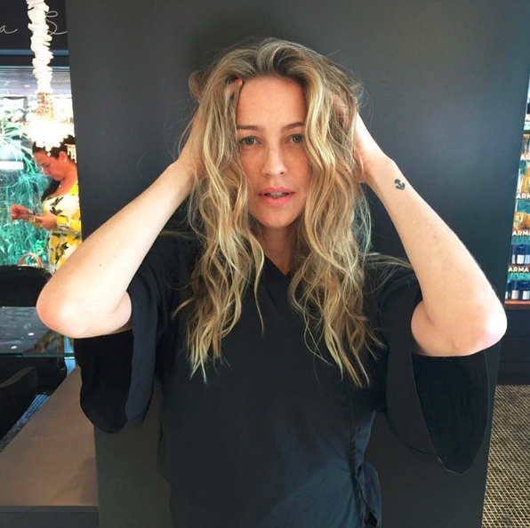 Luana Piovani renova o visual e adere à moda do contouring, o loiro do momento