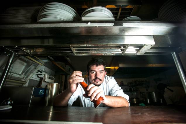 Luiz Emanuel é o novo chef autor do menu enxuto e mais barato, focado em clássicas pedidas de bistrô