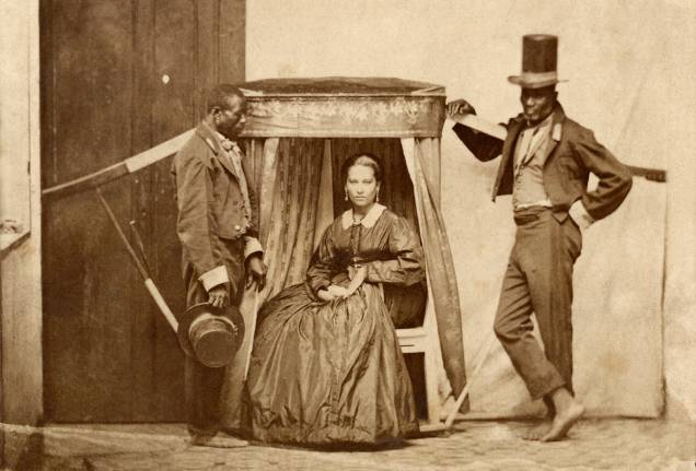 Senhora na liteira com dois escravos, Bahia, 1860, fotógrafo não identificado/ Acervo Instituto Moreira Salles