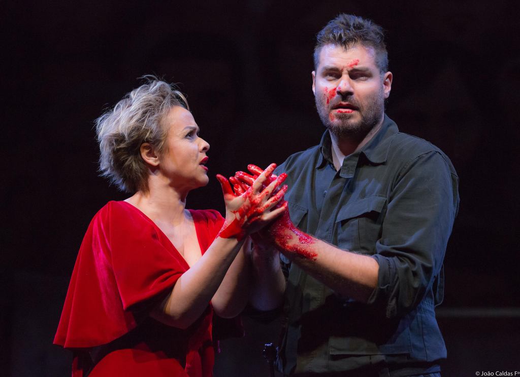 Giulia Gam e Thiago Lacerda: "Macbeth" tem direção de Ron Daniels (Foto: Joao Caldas)