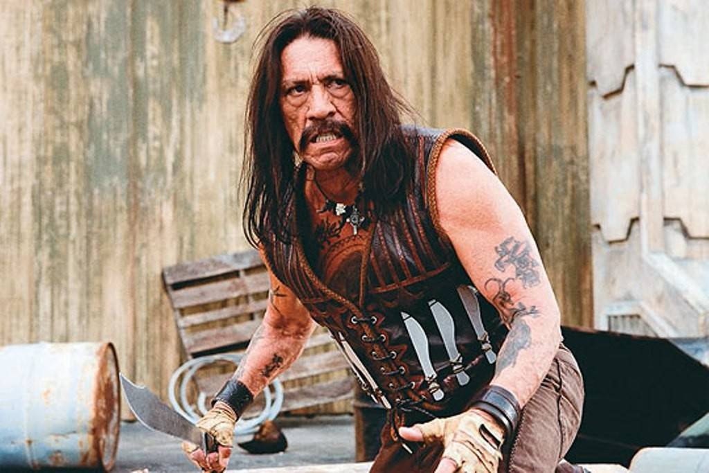 Danny Trejo: nem mesmo a péssima estampa e a cara de mau o impedem de conquistar a mulherada