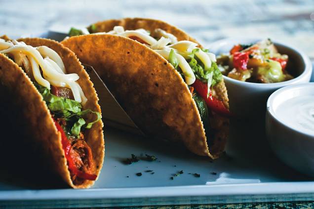 Taco de carne desfiada do tex-mex Madre Guadalupe: porção com três unidades Taco de carne desfiada do tex-mex Madre Guadalupe: porção com três unidades