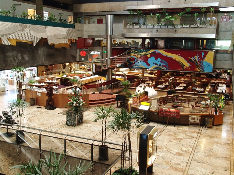 Lobby do hotel: onde funcionam o Brasserie Bela Vista e o La Cuisine du Soleil, que vão desaparecer