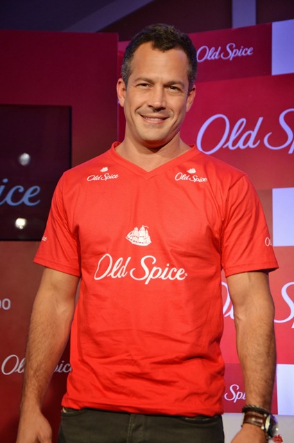 Malvino Salvador recomenda o botox para controlar o suor