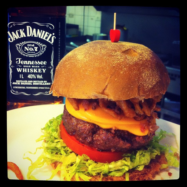 mama-s-burger.jpeg