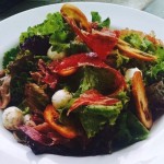 Salada maní: clássico do restaurante de Pinheiros