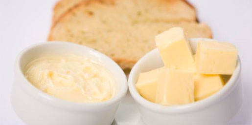 Manteiga ou margarina:  independentemente da escolha, o uso deve ser moderado (Crédito: reprodução)