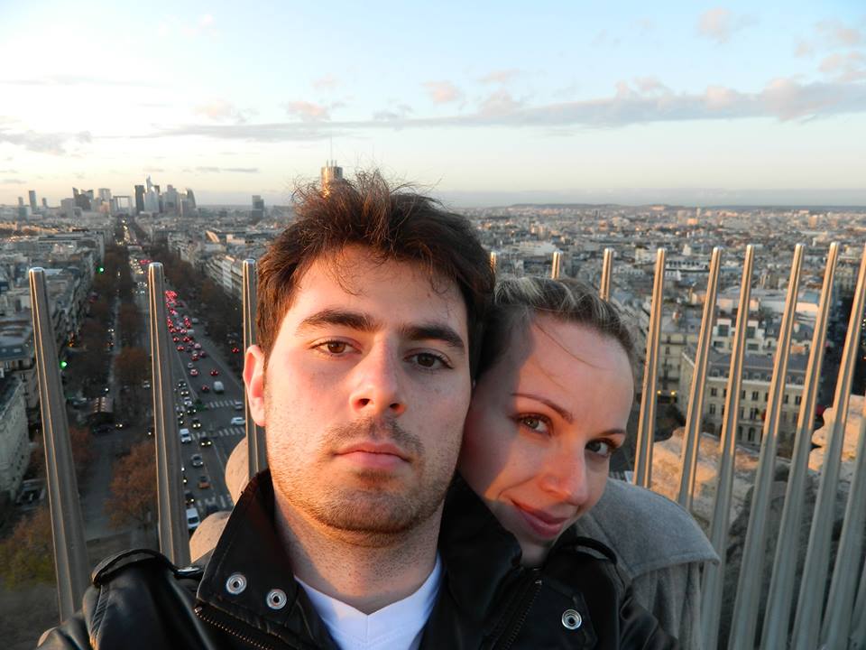 Marcela e Rafael, em Paris: combinação entre romantismo e atrações culturais