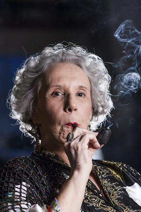 Maria Alice Vergueiro: atriz de 80 anos encena o próprio velório no teatro 