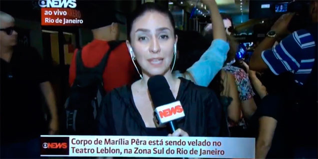 Repórter da Globo News troca o nome de Marília Pêra e internet não perdoa