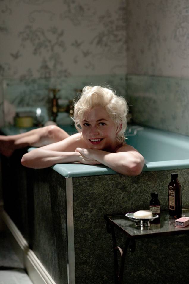 Sem os atributos físicos de sua personagem, Michelle Williams encarou o desafio de viver Marilyn Monroe no filme Sete Dias com Marilyn: a atriz venceu o Globo de Ouro e foi indicada ao Oscar