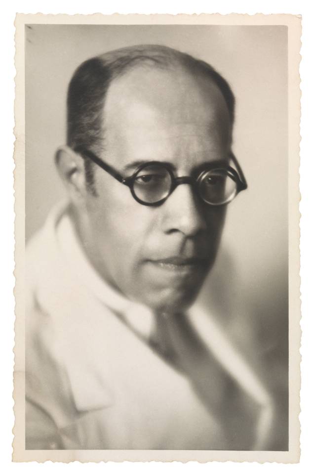 	O escritor em fotografia tirada em 1937 no Rio de Janeiro