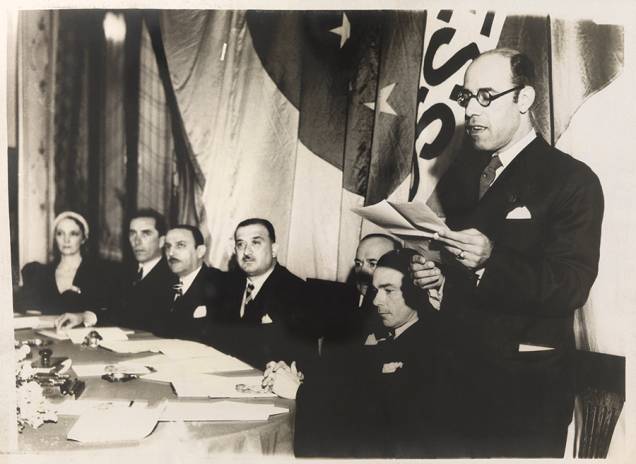 	Mário de Andrade com os colegas Manuel Bandeira, Cecília Meireles, Oneyda Alvarenga e Francisco Migno