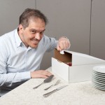 Transporte na caixa branca: ufa! o bolo est&aacute; inteiro (Fotos: Fernando Moraes)