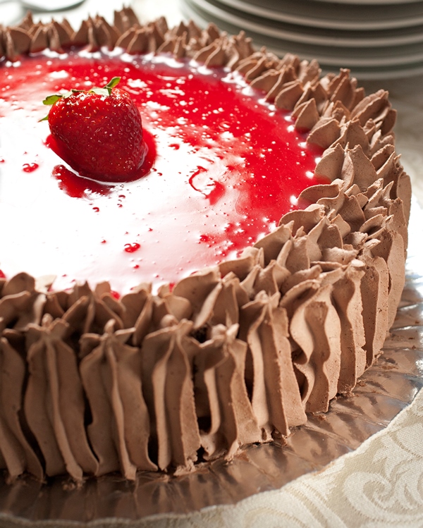 Bolo de chocolate com morango do MasterChef Estefano Zaquini: direto de Santo André (Foto: Fernando Moraes)