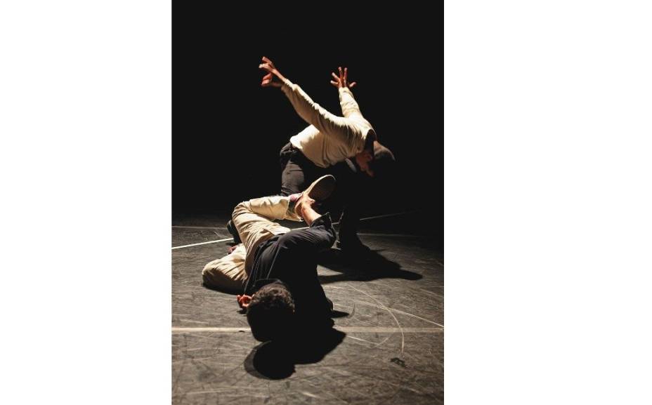 Coreografia Memórias Paralelas