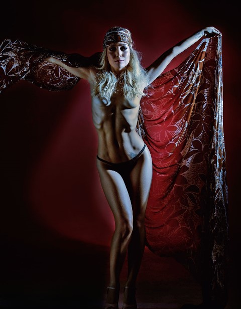 Fotos de ensaio sensual de Luiza Possi serão expostas no Paris 6