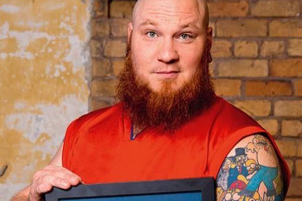 Depois de fazer 200 tatuagens dos Simpsons, ele bateu um recorde mundial