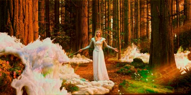 Michelle Williams em Oz - Mágico e Poderoso: papel da benevolente e piedosa Glinda, a Bruxa do Sul