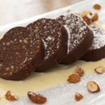 Salame de chocolate com creme inglês