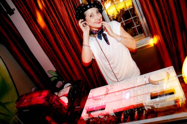 DJ Miss Má: apresenta festa Make Me Up