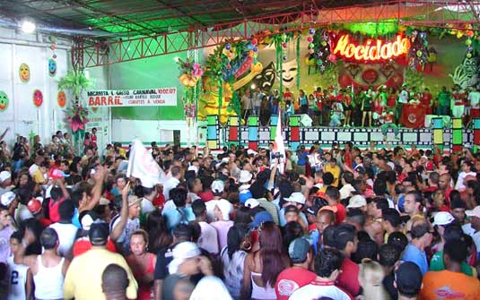 Quadra da Mocidade Alegre: 24 horas de samba com escolas do Rio de Janeiro e de São Paulo
