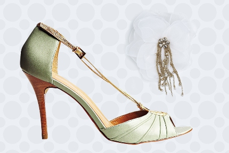 Sandália verde e flor de organza
