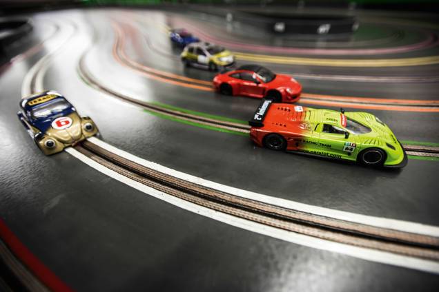 Autorama recebe crianças e adultos para competir no comando dos carrinhos Autorama recebe crianças e adultos para competir no comando dos carrinhos