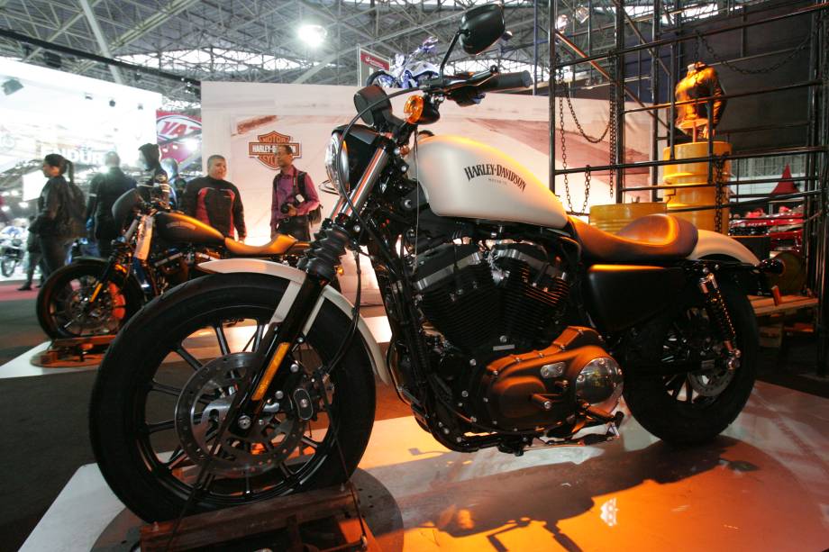 Harley-Davidson lança a Iron 883 - avaliada modelos para 2014 no Salão Duas Rodas