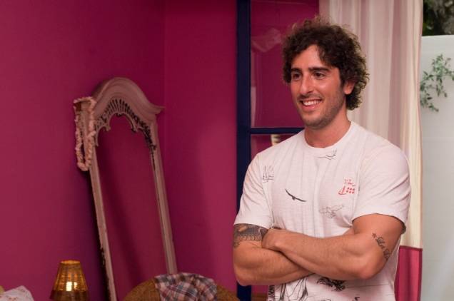 Marcos Mion interpreta Cebola, um amigo de Tita (Andréia Horta) Marcos Mion interpreta Cebola, um amigo de Tita (Andréia Horta)