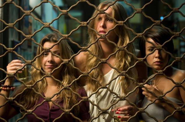 Aninha (Fernanda Souza), Mari (Gianni Albertoni) e Tita (Andréia Horta) vivem aventuras no Rio de Janeiro Aninha (Fernanda Souza), Mari (Gianni Albertoni) e Tita (Andréia Horta) vivem aventuras no Rio de Janeiro