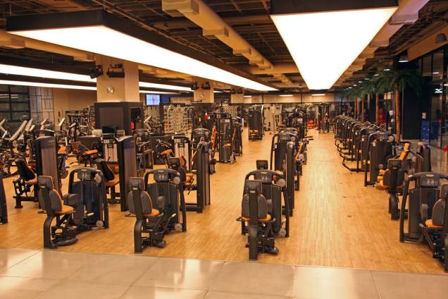Sala de musculação: durante o treino, painéis eletrônicos espalhados pela sala transmitem dicas de nutrição