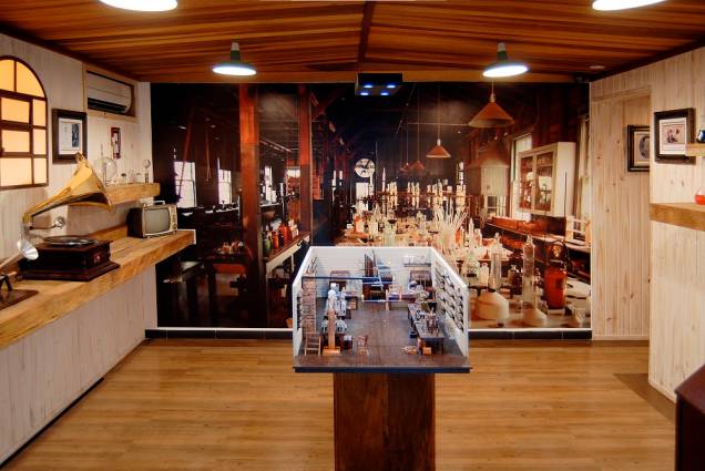	Museu da Lâmpada: réplica do ambiente de trabalho de Thomas Ediso