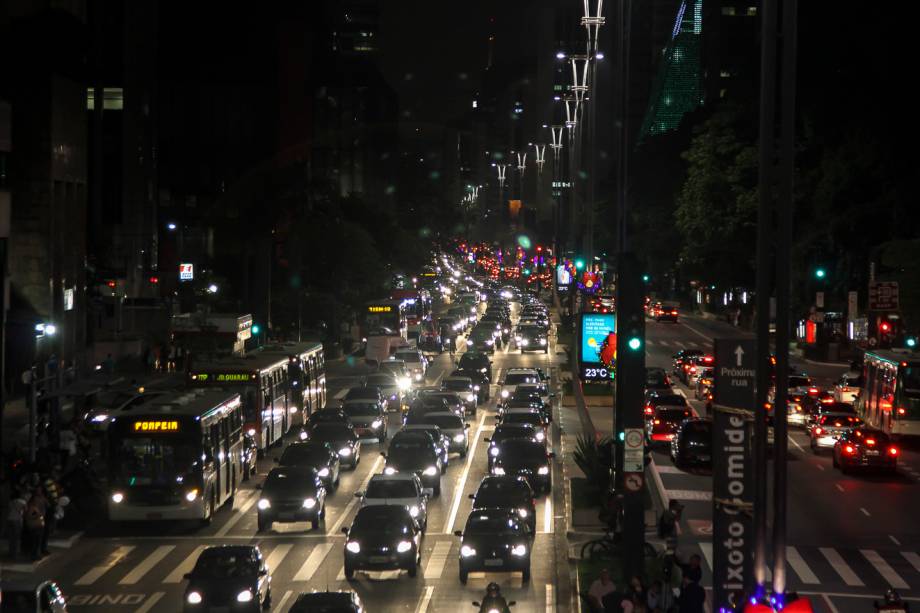 Trânsito: Avenida Paulista fica mais pesado durante essa época do ano