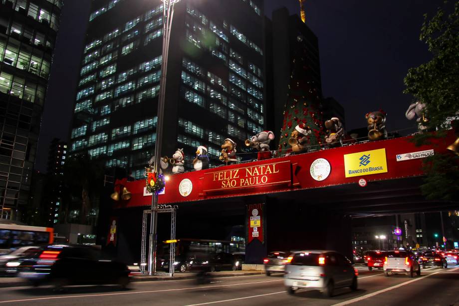 Palco: montado sob na Avenida Paulista