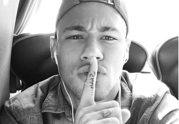 Após críticas, Neymar se desculpa por desabafo sobre eliminação na Copa América