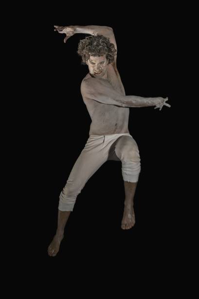 Peça Nijinsky, sob direção de Gabriela Mellão e João Paulo Lorenzon