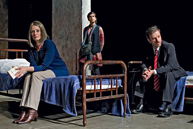 Chris Couto, Renata Calmon e Tony Giusti: crise familiar tão devastadora quanto uma guerra Chris Couto, Renata Calmon e Tony Giusti: crise familiar tão devastadora quanto uma guerra