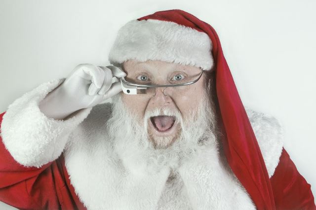 Papai Noel de Google Glass: fim das cartinhas? (Foto: Divulgação)