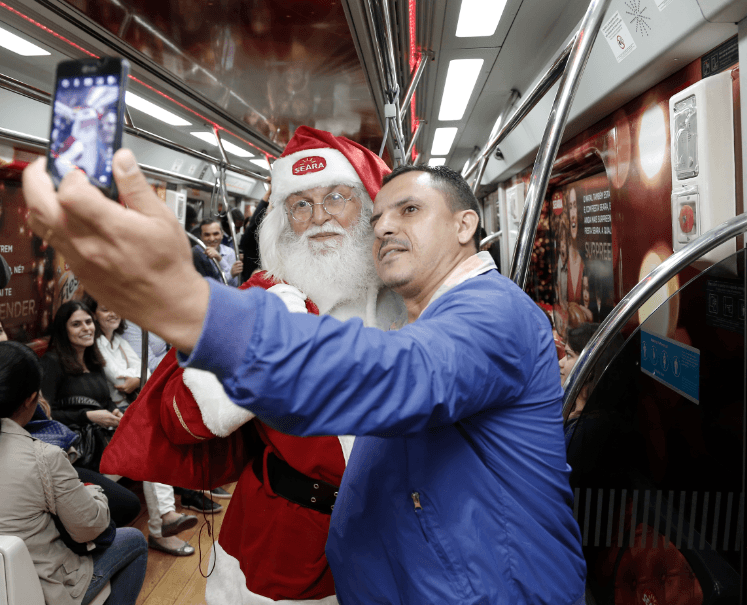 Papai Noel no metrô