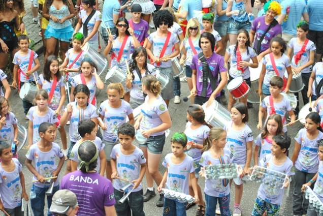 NuInteressa: bateria com jovens integrantes NuInteressa: bateria com jovens integrantes