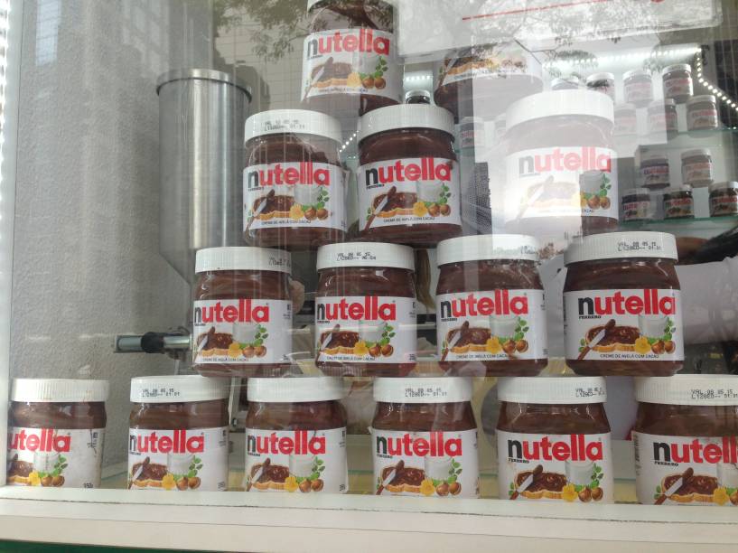 Potes de Nutella no quiosque da marca