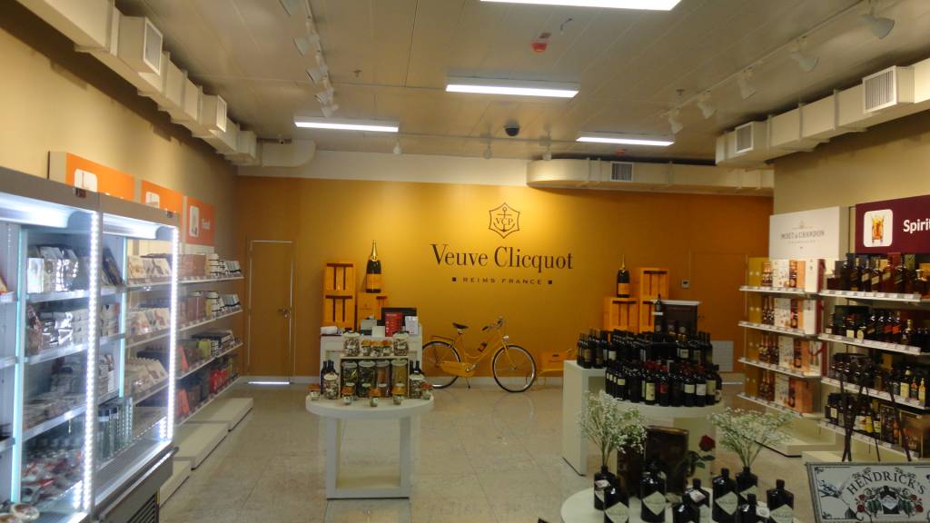 o-espa%c3%a7o-veuve-clicquot-%c3%a9-uma-atra%c3%a7%c3%a3o-da-delicatessen-que-conta-ainda-com-vinhos-de-r%c3%b3tulos-exclusivos