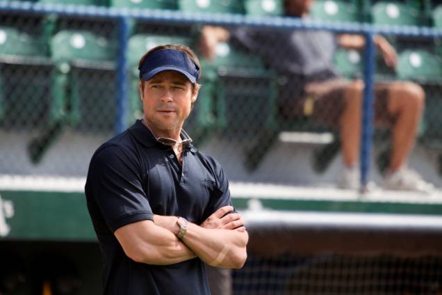 Brad Pitt interpreta Billy Beane, gerente geral do Oakland: O Homem que Mudou o Jogo