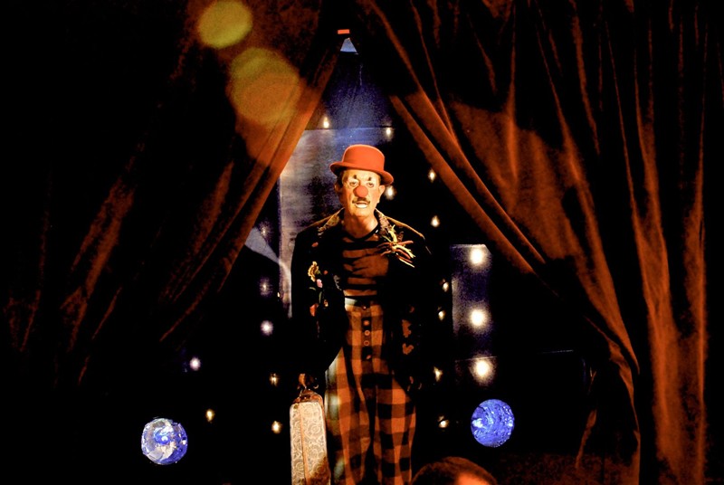 Paulo José em O Palhaço: ator interpreta um clown que faz trupe do Circo Esperança