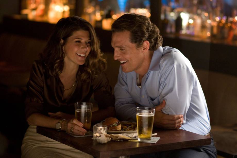 O Poder e a Lei: Marisa Tomei e Matthew McConaughey em raro momento de descontração no drama policial