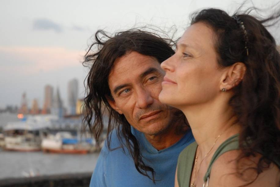 O drama O Sol do Meio Dia Chico Diaz e Cláudia Assunção no elenco